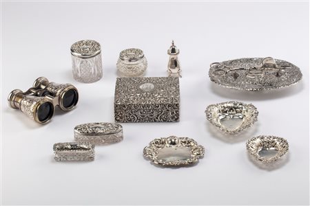 Lotto di dodici oggetti , England, 20th century