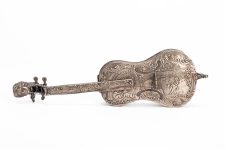 Piccola scatola a foggia di violino, Germany, 20th century