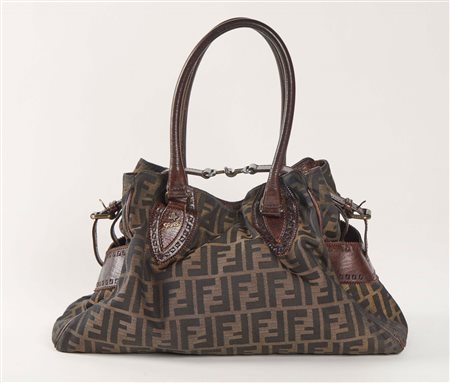 Fendi  
Borsa a mano 
 Cm 20x38x15