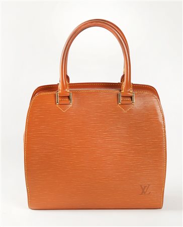 Louis Vitton  
Borsa Pont-Neuf 
 