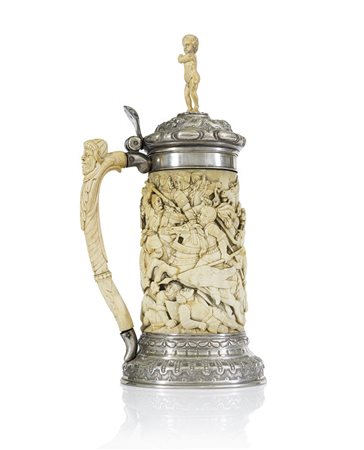 AVORIO EUROPEO TANKARD IN AVORIO E ARGENTO, XIX SECOLO, cilindrico con...