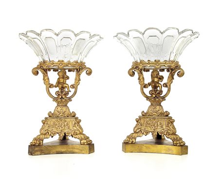 OGGETTISTICA VARIA COPPIA DI ALZATE IN BRONZO DORATO E CRISTALLO, XIX SECOLO,...