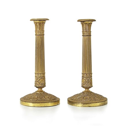 OGGETTISTICA VARIA COPPIA DI CANDELIERI IN BRONZO DORATO, PRIMA META' XIX...