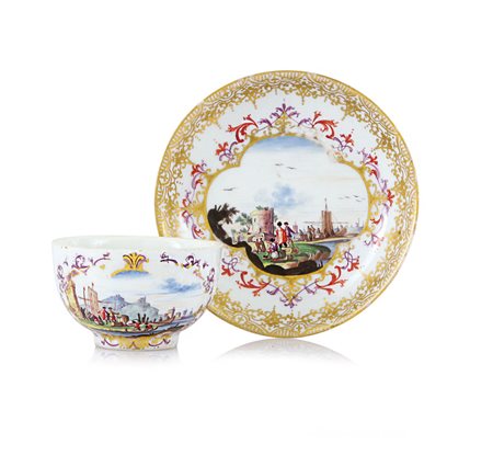 MEISSEN UNA TAZZA E UN PIATTO IN PORCELLANA, MEISSEN, 1740 CA., decori entro...