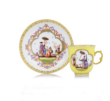 MEISSEN RARA TAZZA CON PIATTO IN PORCELLANA, MEISSEN, 1730 CA., decoro...