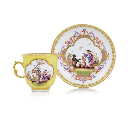 MEISSEN RARA TAZZA CON PIATTO IN PORCELLANA, MEISSEN, 1730 CA., decoro...