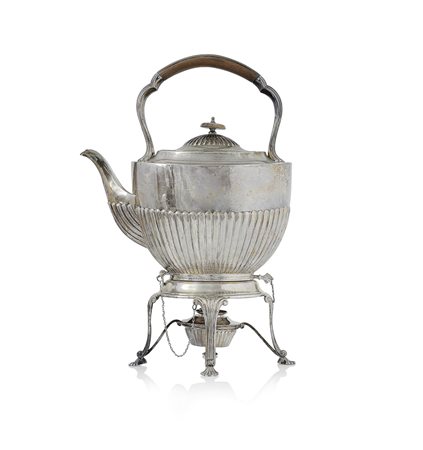 ARGENTI D'EPOCA SAMOVAR IN ARGENTO, LONDRA, 1894, baccellato su piedi a...