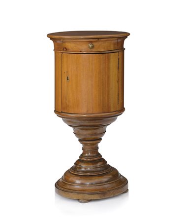 MOBILE DEL XIX SECOLO MOBILETTO A CALICE IN NOCE, XIX SECOLO, ad un'anta e un...