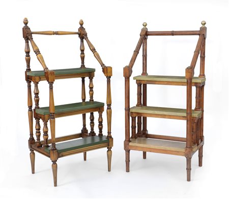 MOBILE DEL XX SECOLO DUE SCALETTE DA BIBLIOTECA IN NOCE, XX SECOLO, una con...