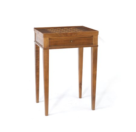 MOBILE DEL XVIII SECOLO TAVOLINO DA GIOCO IN NOCE LUIGI XVI, FINE XVIII...