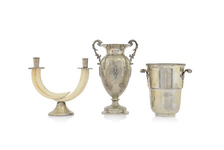 ARGENTI RECENTI LOTTO DI OGGETTI IN ARGENTO, XX SECOLO, composto da un vaso...