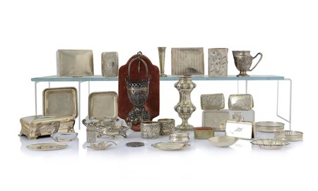 ARGENTI RECENTI LOTTO DI DIVERSI OGGETTI IN ARGENTO, XIX-XX SECOLO, composto...