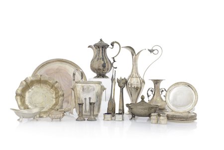 ARGENTI D'EPOCA LOTTO DI DIVERSI OGGETTI IN ARGENTO, XX SECOLO, composto da...