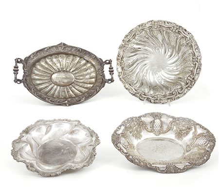 ARGENTI RECENTI QUATTRO CENTROTAVOLA IN ARGENTO, XX SECOLO, di cui uno...
