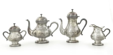 ARGENTI RECENTI SERVIZIO DA TE' E CAFFE' IN ARGENTO, XX SECOLO, composto da...