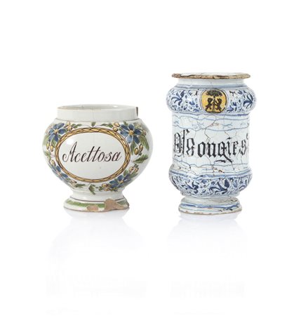CERAMICA UN ALABARELLO IN MAIOLICA, XVII SECOLO E UNA VASO DA FARMACIA IN...