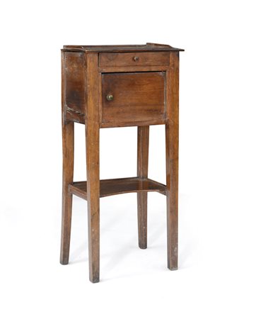 MOBILE DEL XVIII SECOLO MOBILETTO IN NOCE, FINE XVIII SECOLO, ad un'anta e un...