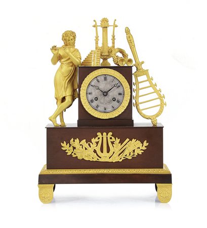 OROLOGIO DA TAVOLO PENDOLA DA TAVOLO IN BRONZO BRUNITO E DORATO, XIX SECOLO,...