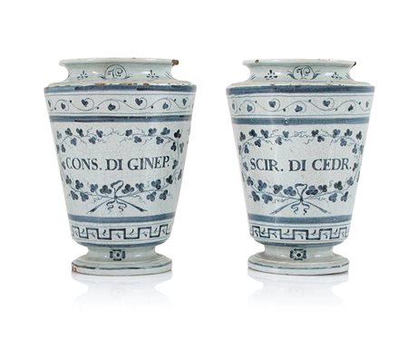 SAVONA COPPIA DI ALBARELLI IN MAIOLICA, SAVONA, FINE XVIII SECOLO, decori in...