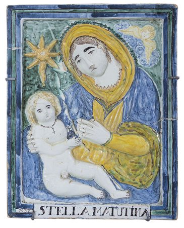 DERUTA PLACCA IN MAIOLICA, XVIII SECOLO, raffigurante Madonna con Bambino,...