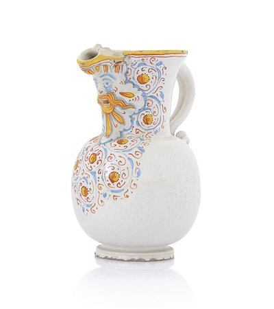 DERUTA BROCCA IN MAIOLICA, DERUTA, FINE XVI SECOLO, con manico e beccuccio a...