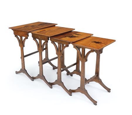 GALLE' TAVOLINO A CICOGNA INTARSIATO IN LEGNI DI VARIA ESSENZA, GALLE', 1890...