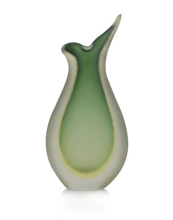 SEGUSO VASO IN VETRO SOMMERSO, SEGUSO, ANNI '50, verde e ghiaccio;...