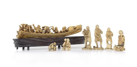 AVORIO LOTTO DI DIVERSE SCULTURE IN AVORIO, GIAPPONE, XIX-XX SECOLO, composto...