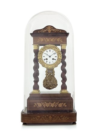 OROLOGIO DA TAVOLO PENDOLA DA TAVOLO INTARSIATA, XIX SECOLO, cassa a...