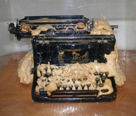 Daniel Spoerri, (1930-2024), Senza titolo, 1976, Tecnica mista (macchina da...