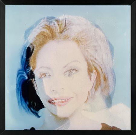 ORLAN (1947), “Viso ORLAN", 1997, Scatola luminosa, cm 53 x 53 x 12 L'opera...