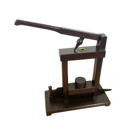 Macchina imbottigliatrice in legno, 19°/20° secolo, Macchina imbottigliatrice...
