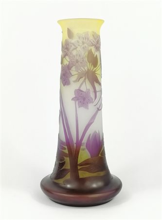 Emile Gallè, (1846 - 1904), Vaso in vetro policromo, manifattura Gallé, prima...