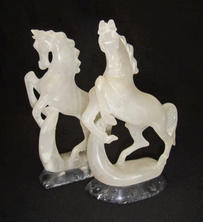 Coppia di antichi fermalibri in alabastro del 20° secolo. Intagliati a mano,...