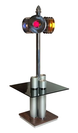 Lampada da terra di design, 20° secolo. Lampada da terra in metallo...