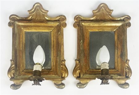 Applique da parete, 19° secolo. Legno dorato e specchio. Presumibilmente...