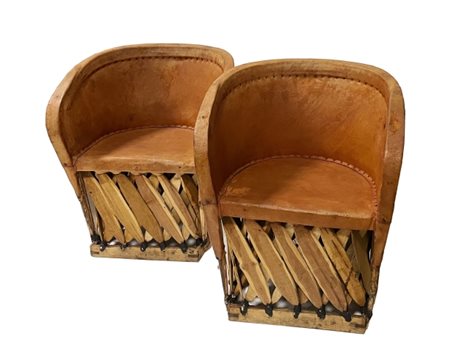 Poltrone in stile folk, XX secolo. Poltrone esclusive provenienti dal...