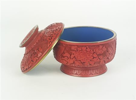 Autentica ciotola in lacca di cinabro, XX secolo. Ciotola in cinabro, esterno...