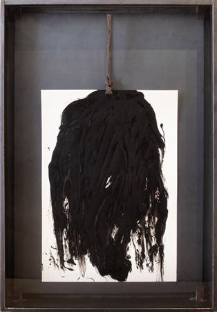 Jannis Kounellis, Senza titolo, 2014, Custodia in ferro contenente un...