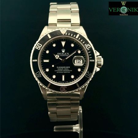 Rolex Submariner Date 16800