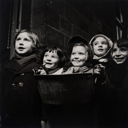 Denise Bellon (1902 - 1999)  - Metal collecting under second WW, 1940s