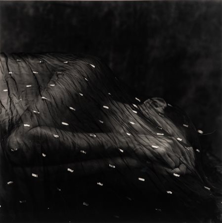 Mario Cravo Neto (1947 - 2009)  - Kdoi with veil, 1993