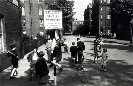 Thurston Hopkins (1913 - 2014)  - Children playing in the streets of London, 1954