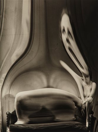 André Kertész (1894 - 1985)  - Distortion #51 Paris, 1933