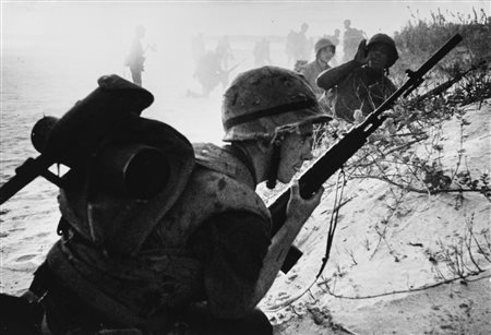 Paul Schutzer (1930 - 1967)  - Vietnam, 1976