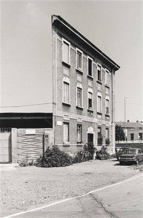 Gabriele Basilico (1944 - 2013)  - Via Ludovico Breme, Milano, da "Ritratti di Fabbriche", 1978/1980