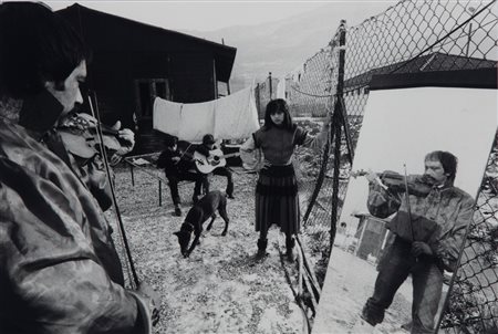 Gianni Berengo Gardin (1930 - 2025)  - Zingari, Trento, 1985