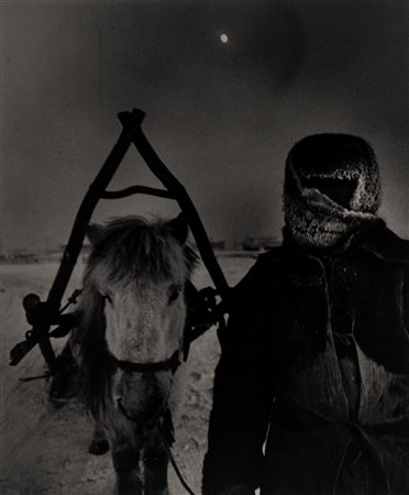 Mario De Biasi (1923 - 2013)  - Al chiaro di luna, nei dintorni di Ojmjakaon, 1950s/1960s