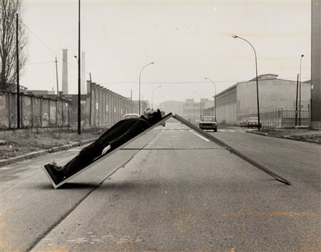 Ugo La Pietra (1938)  - Il commutatore, 1969