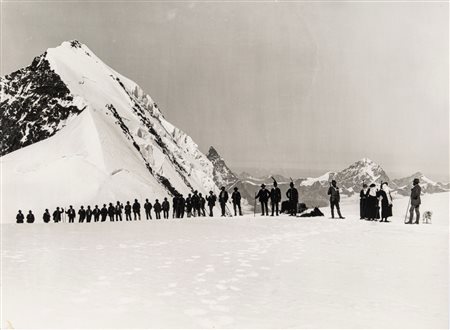 Vittorio Sella (1859 - 1943)  - La Regina Margherita ed il suo seguito al Colle di Lys, 1893